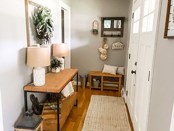 Entryway with hardwood