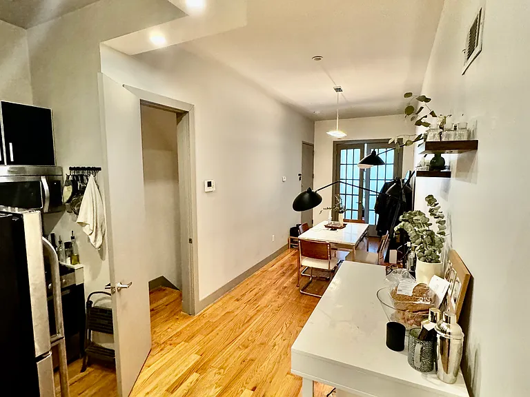 76 George St #1R — Photo 2