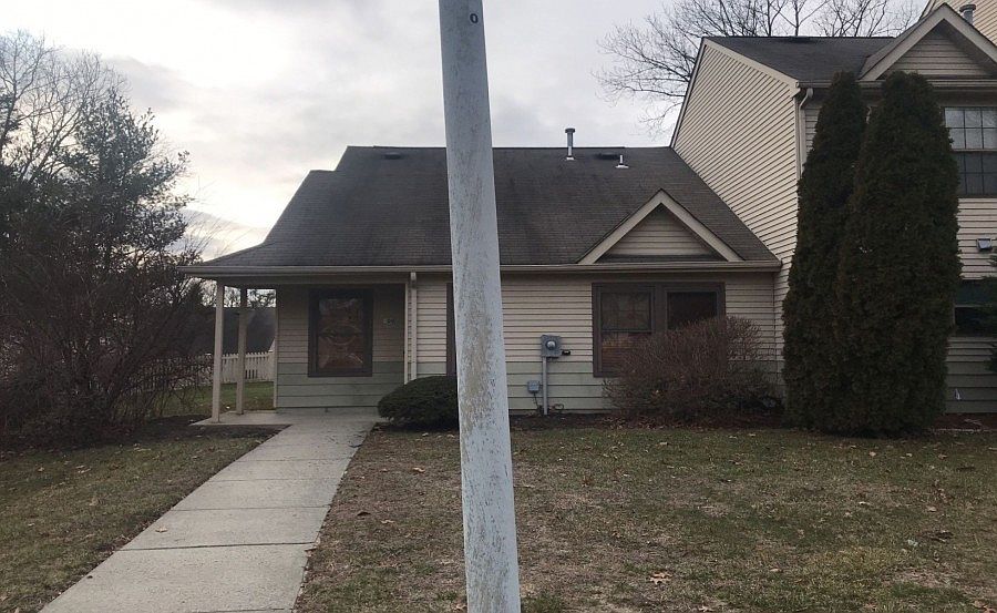 1st image of 400 Daffodil Dr