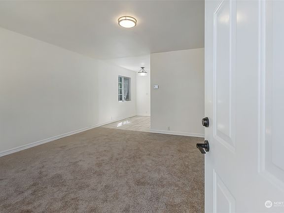 5th image of 506 10th Street Pl NW