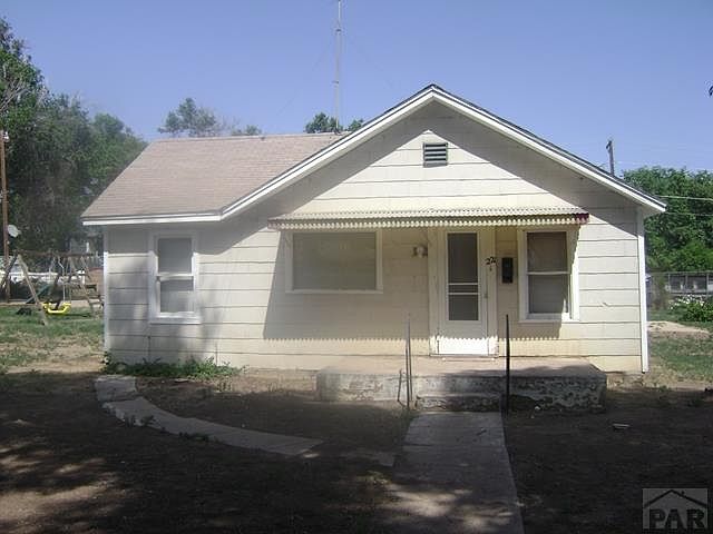 1st image of 221 Lincoln Ave