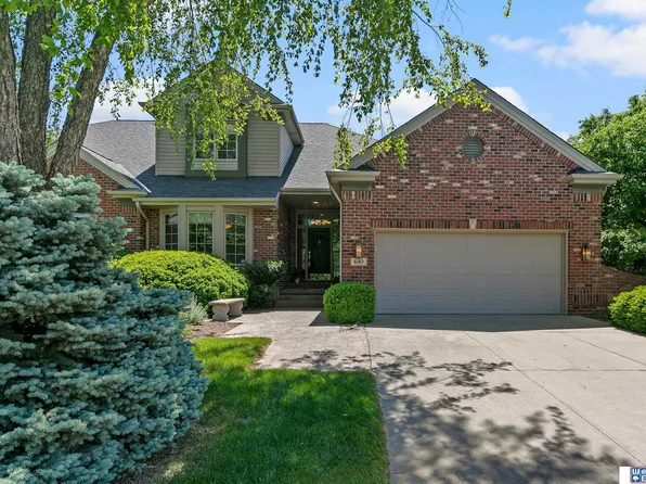 6142 Old Farm Ct, Lincoln, NE 68512