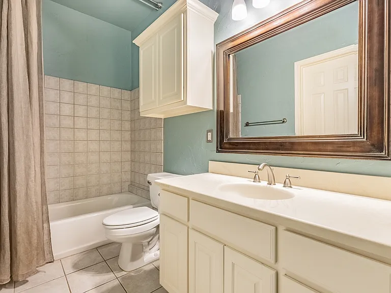 4001 NE 138th Ter — Photo 14