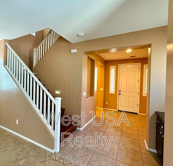 8821 S 40th Dr — Photo 6