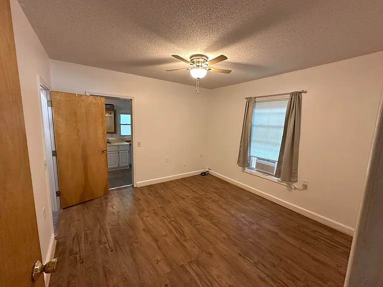 214 W Church St — Photo 18