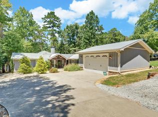 47 Landing Ct, Hartwell, GA 30643