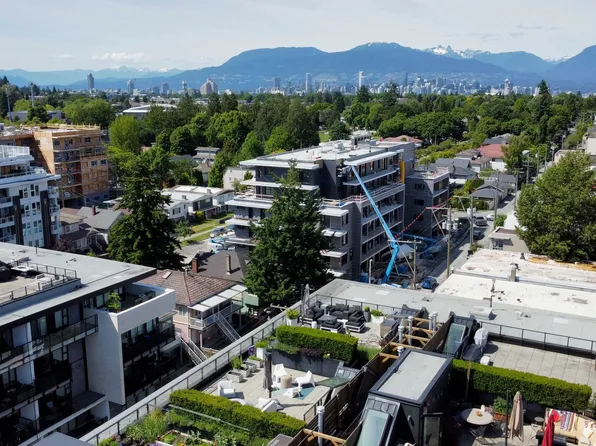 5085 Main St #605, Vancouver, BC V5W 2R2