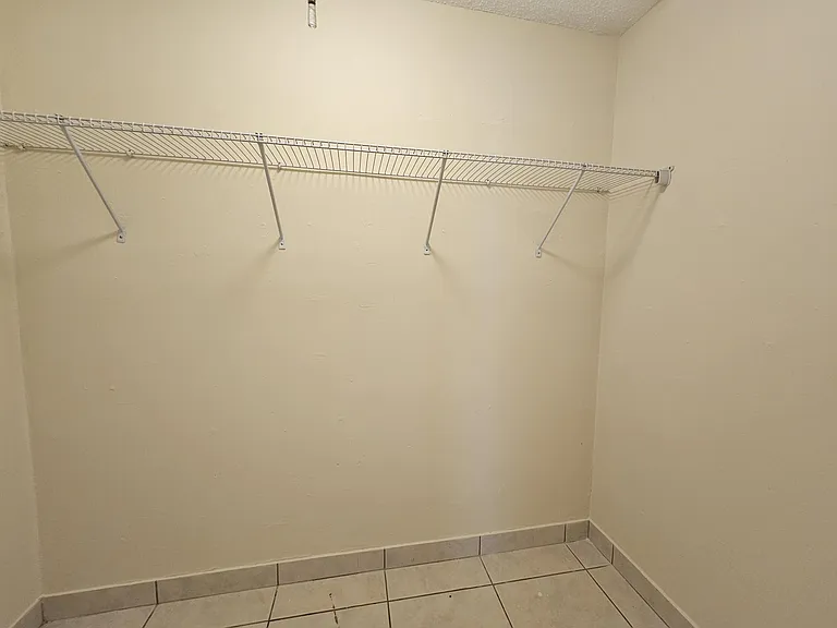 5836 S 37th Ct — Photo 15