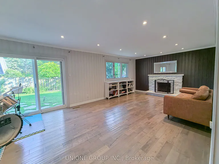 1454 Oakhill Dr — Photo 15