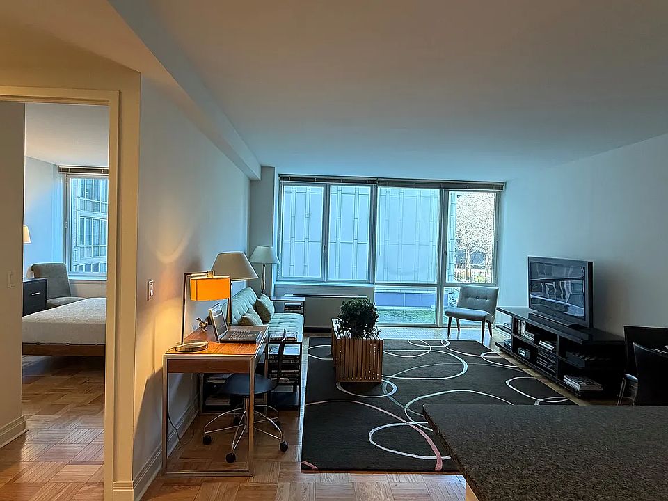 1st image of 1510 Lexington Ave APT 4L