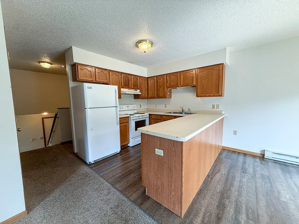 Building Photo - 2804 Edgewood Dr SW #4