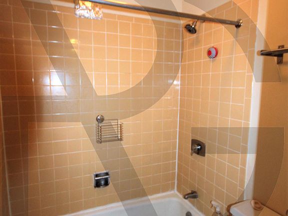 4th image of 1220 Lasalle St #4 C