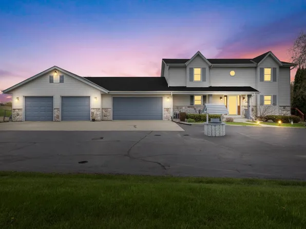 S98W18986 Christopher LANE, Muskego, WI 53150