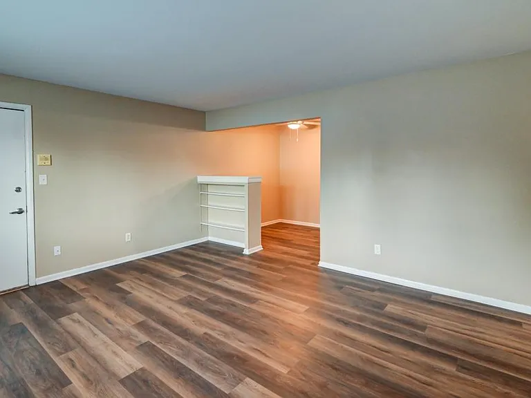 112 W Klubertanz Dr #2 — Photo 10