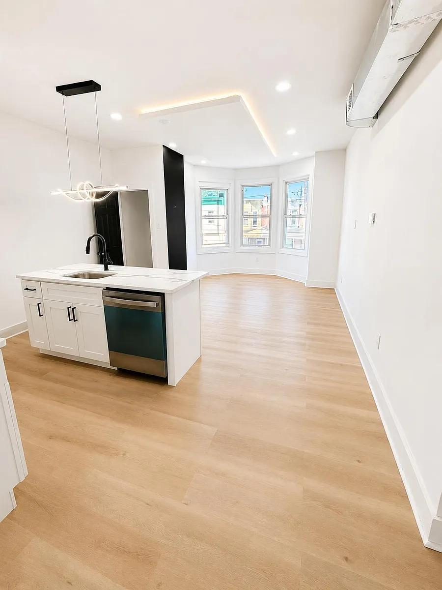 Building Photo - 1410 S 52nd St #2