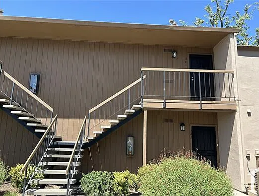 2 bed, 1000 sqft, $2,000 — Photo 3