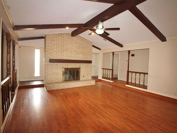 3rd image of 1135 Greenway Dr
