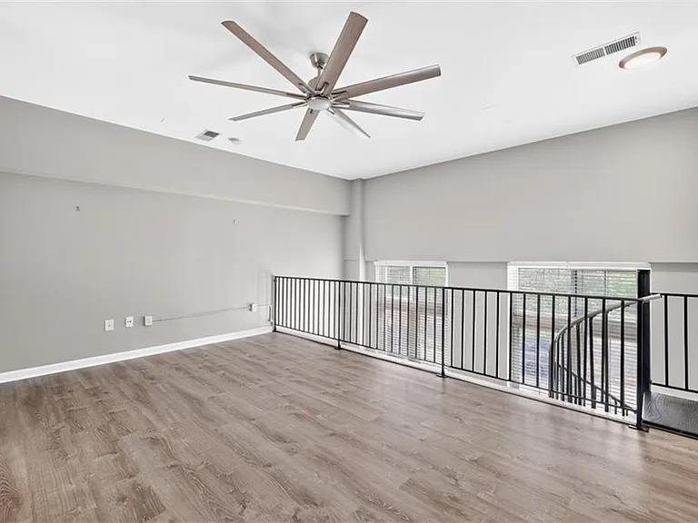 1031 State St NW #209 — Photo 18