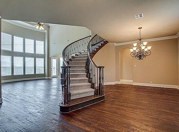 3rd image of 1513 Astoria Dr