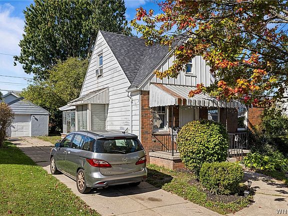2nd image of 120 Leonard Post Dr