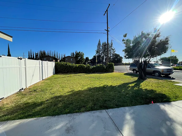 327 Franci St #A — Photo 2