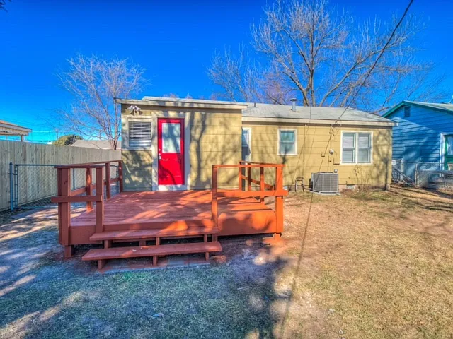 950 Dakota St — Photo 6