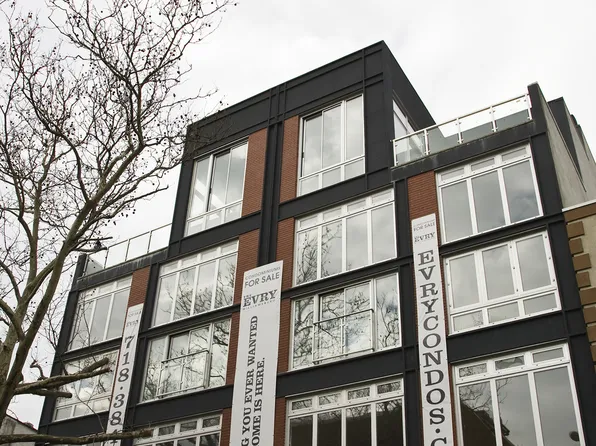 273-275 Manhattan Avenue image 1 of 6