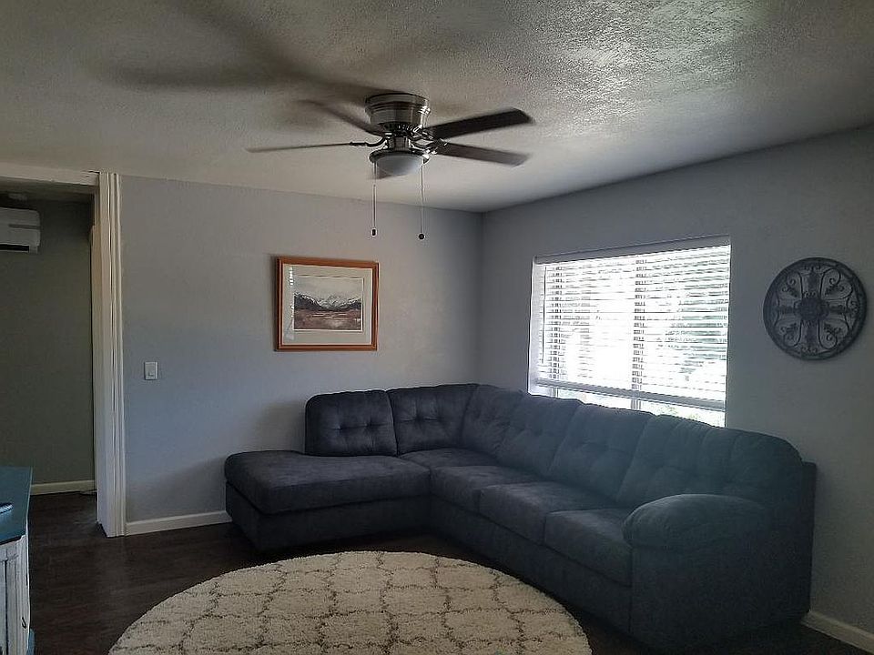 Living Room Unit B