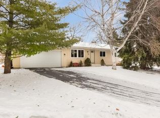 112224 Hutchins Ct, Chaska, MN 55318