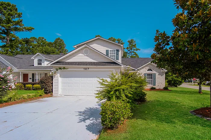 3 bed, 2.5 bath, 2338 sqft, $2,345 — Photo 1