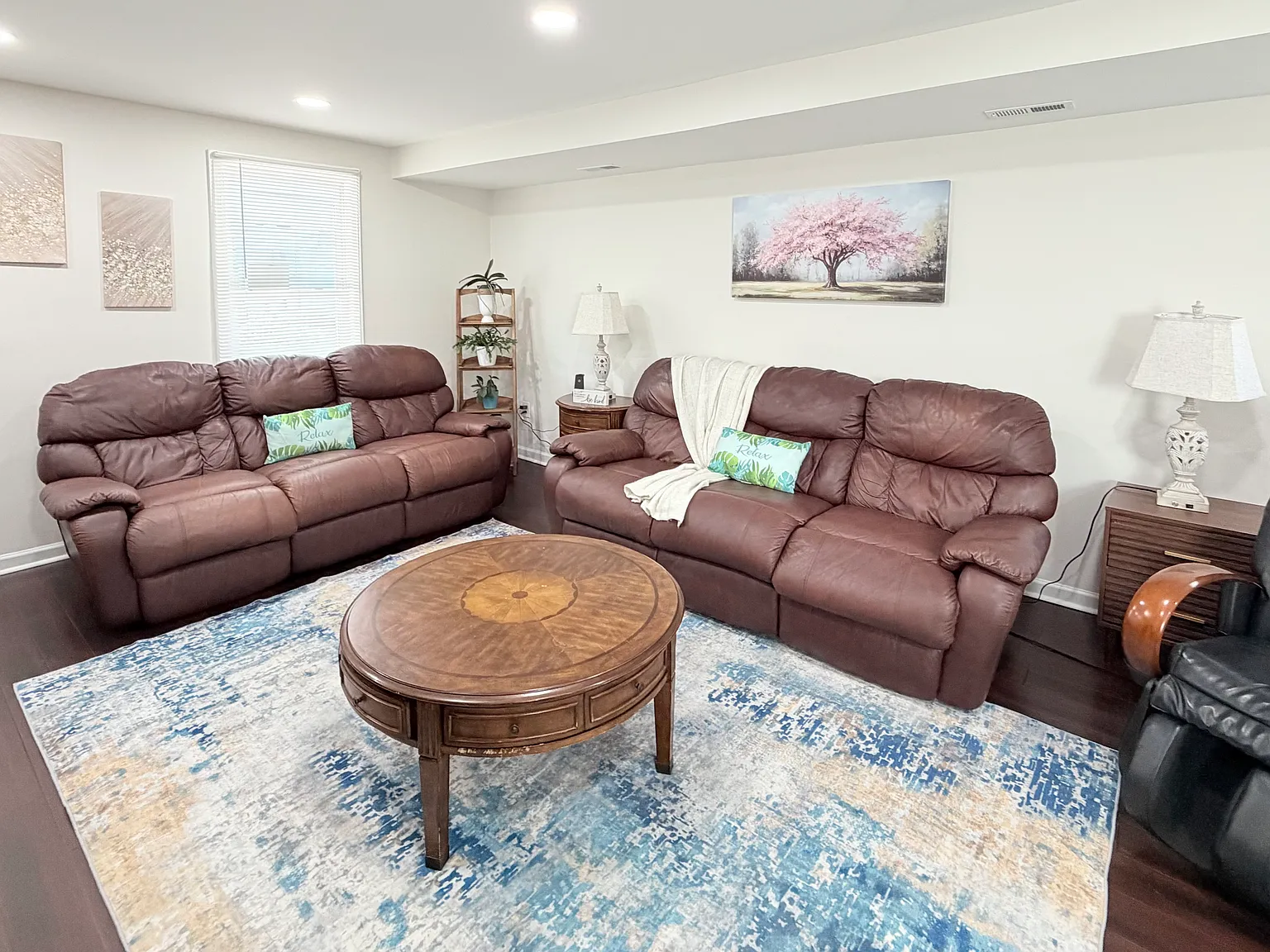 3 bed, 1450 sqft, $3,200 — Photo 2