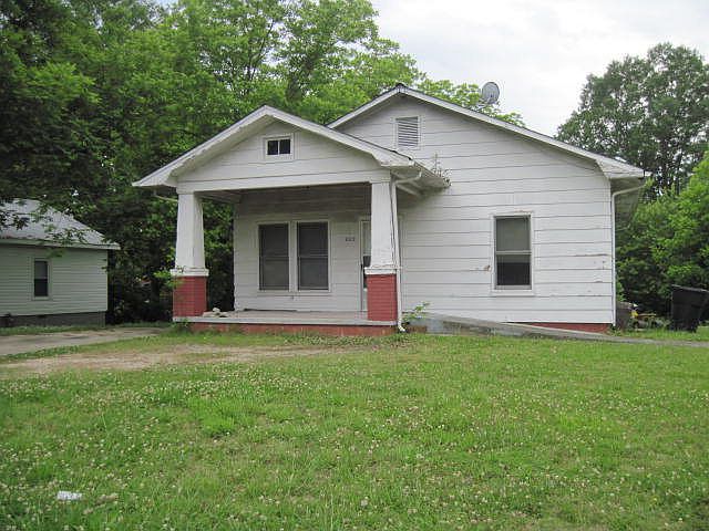 1st image of 802 Richmond Ave