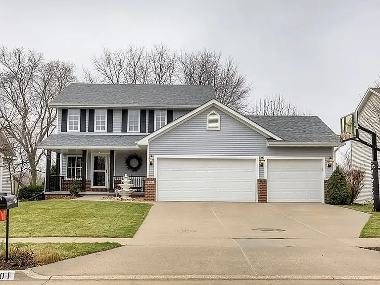 2901 E Diehl Ave — Photo 3