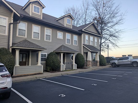 2nd image of 20 Howe St Unit 3