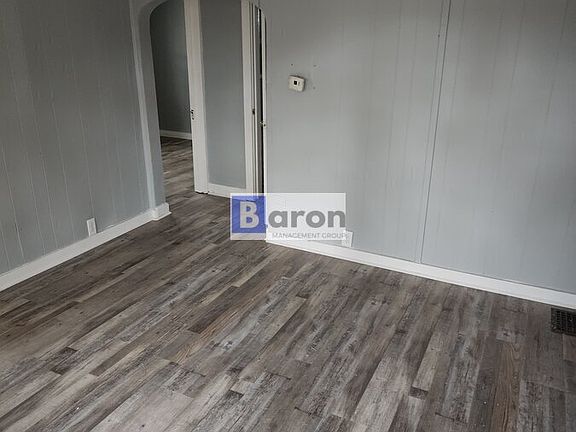 3rd image of 709 Ann St #2