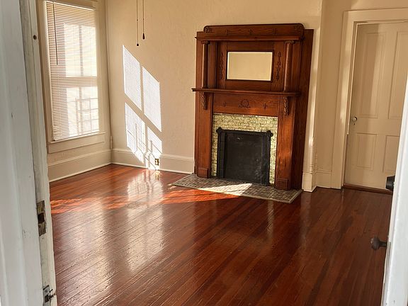 2nd image of 238 SW 2nd Pl Unit A