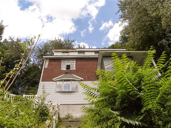 1035 Francis Blvd, New Kensington, PA 15068