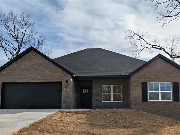 25 Thornaby Dr, Bella Vista, AR 72714