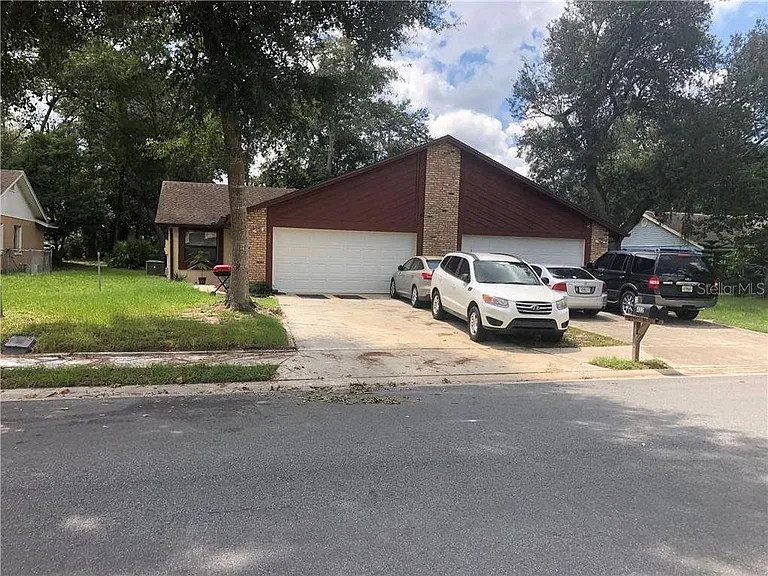 422 Forest Park Ln — Photo 1