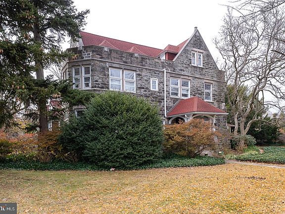 2nd image of 6323 Sherwood Rd