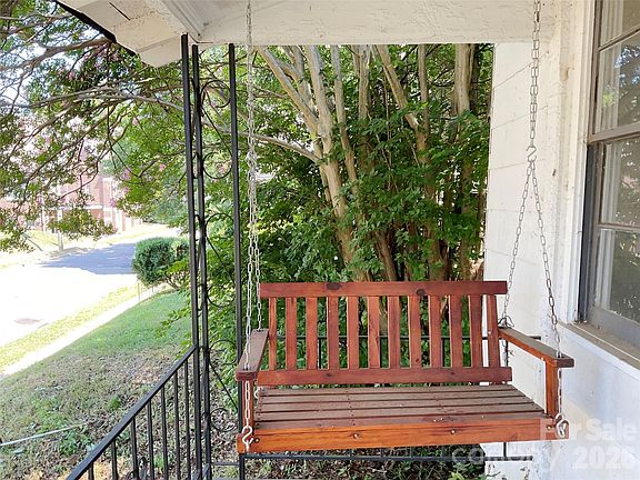 2nd image of 208 S Ransom St