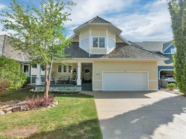 382 SW Marina Bay Pl, Sylvan Lake, AB T4S 1E9
