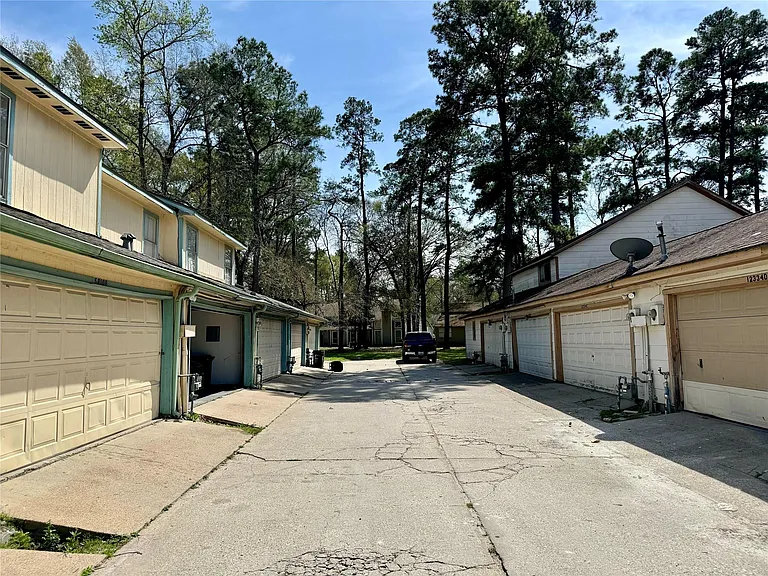5810 Twisted Pine Ct #C — Photo 23