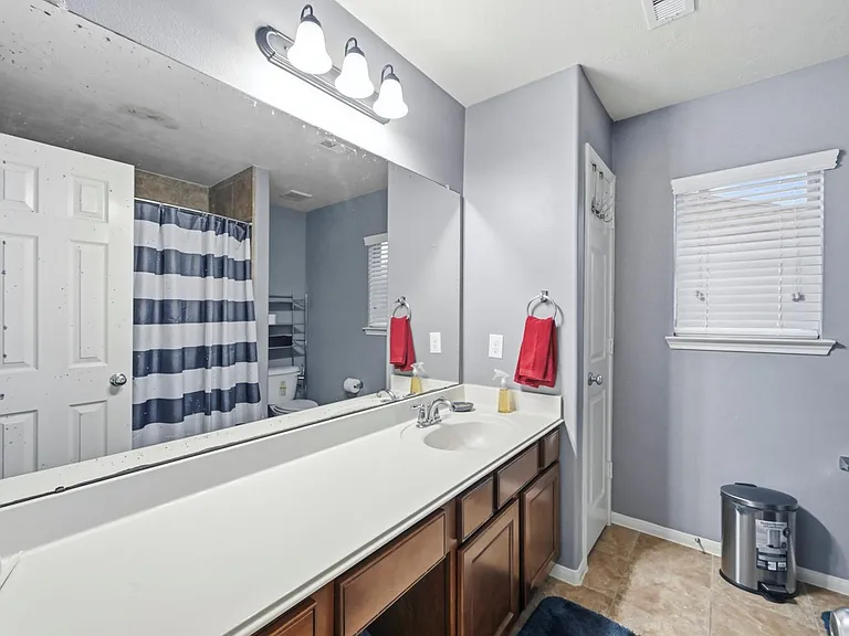 14403 Lakepointe Bend Ln — Photo 36