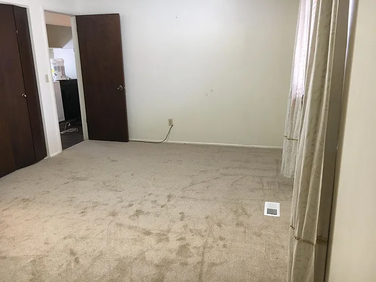 6736 S 565 E — Photo 9