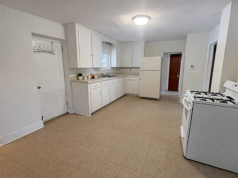 1211 Pine St — Photo 6