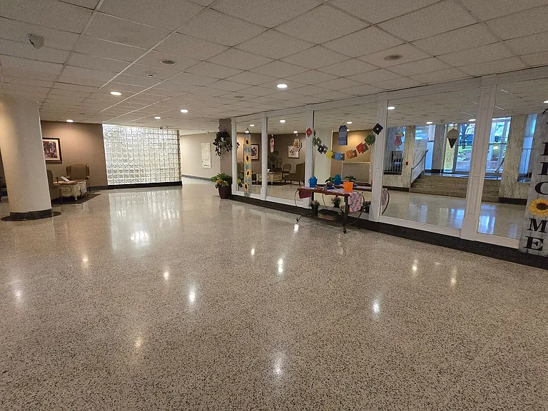 2160 Center Ave #2M — Photo 9