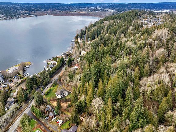 4th image of 3602 E Lake Sammamish Parkway NE