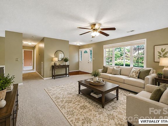 3rd image of 1805 Lillian Ln
