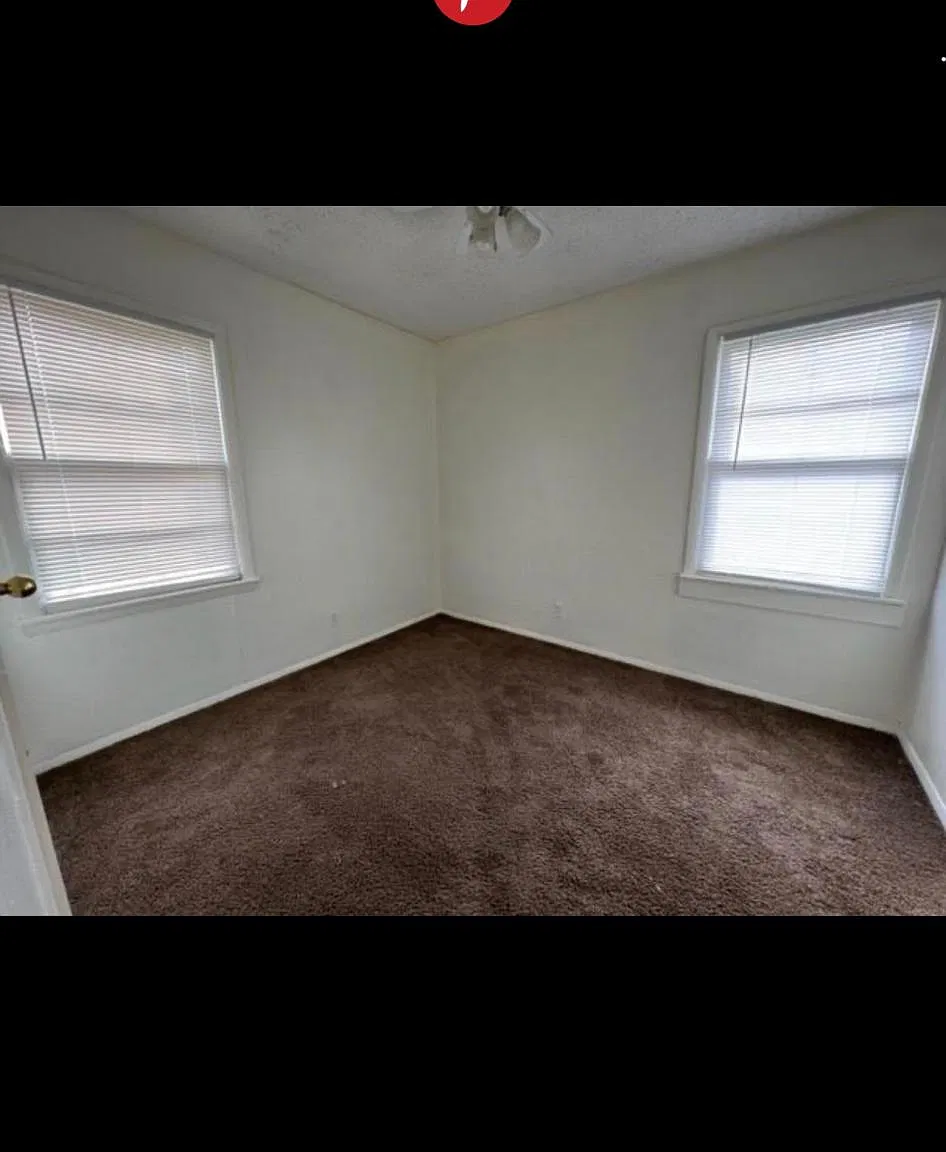 5401 Encino Rd — Photo 3